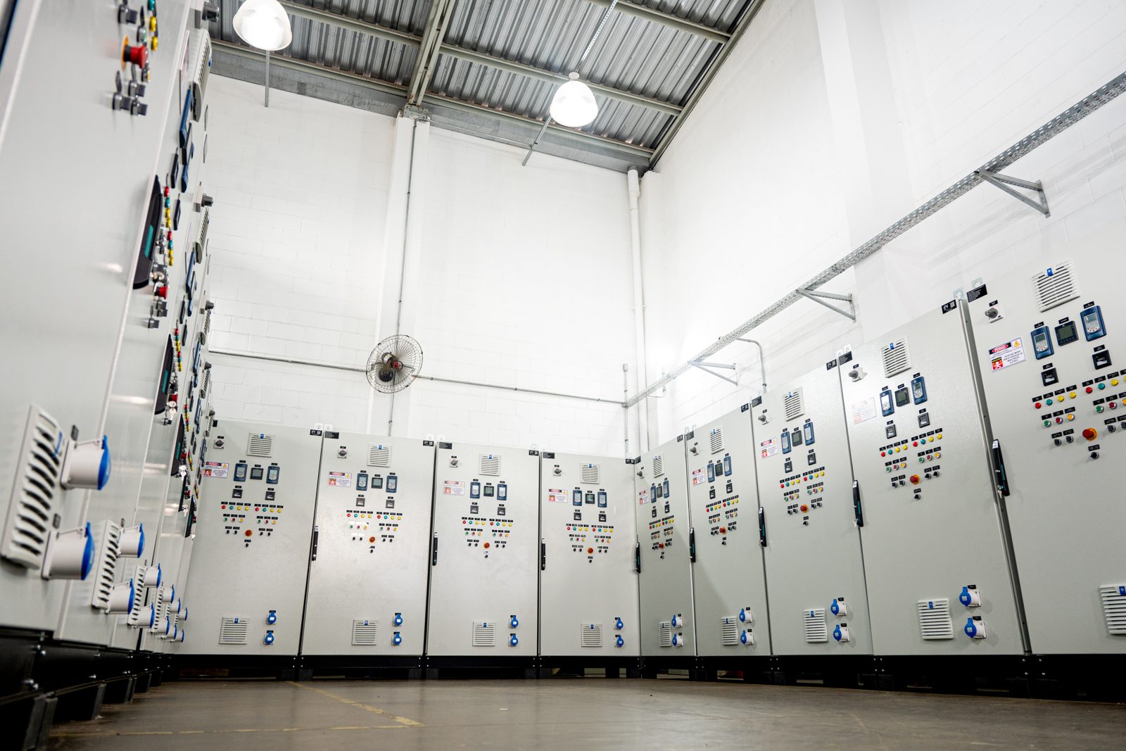 Painéis elétricos e automação industrial E4 Automação